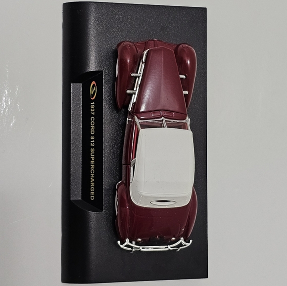 Signature Models 1937 Cord 812 Supercharged Coupe Diecast Car Model - Picture 15 of 15